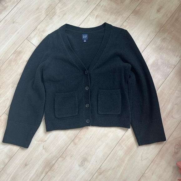 Gap Petite Medium black cardigan sweater buttons - Picture 4 of 7